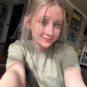 Meet your Posher, Makayla
